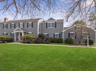 2 Deerfield Rd, Mendham, NJ 07945