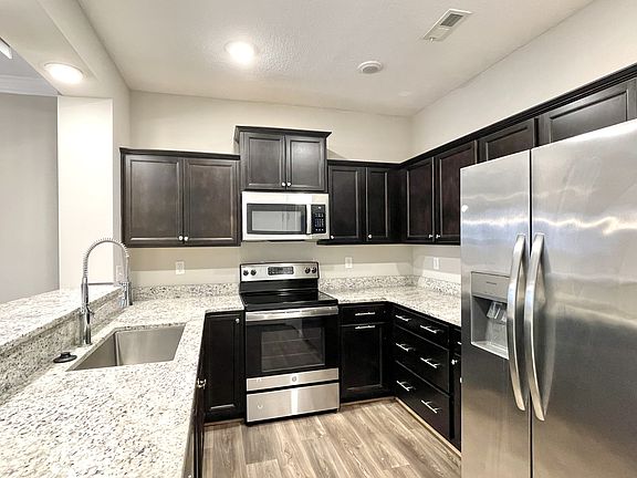 5th image of 1505 Union Pacific Way #1