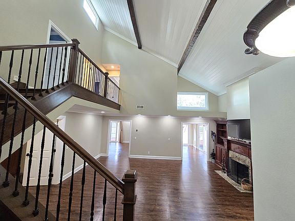 3rd image of 24832 Forest Knoll Ln