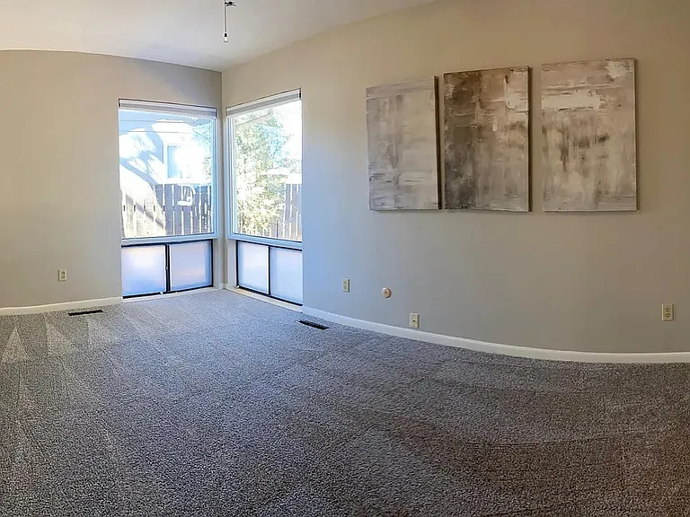 1754 Yucca Ct — Photo 3
