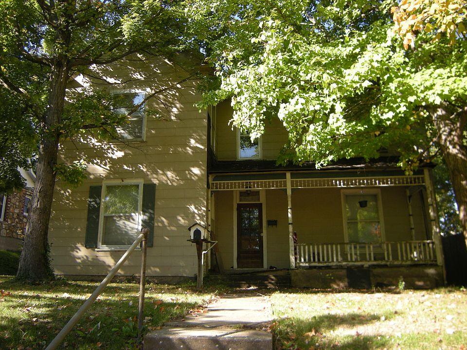 1st image of 815 6th St