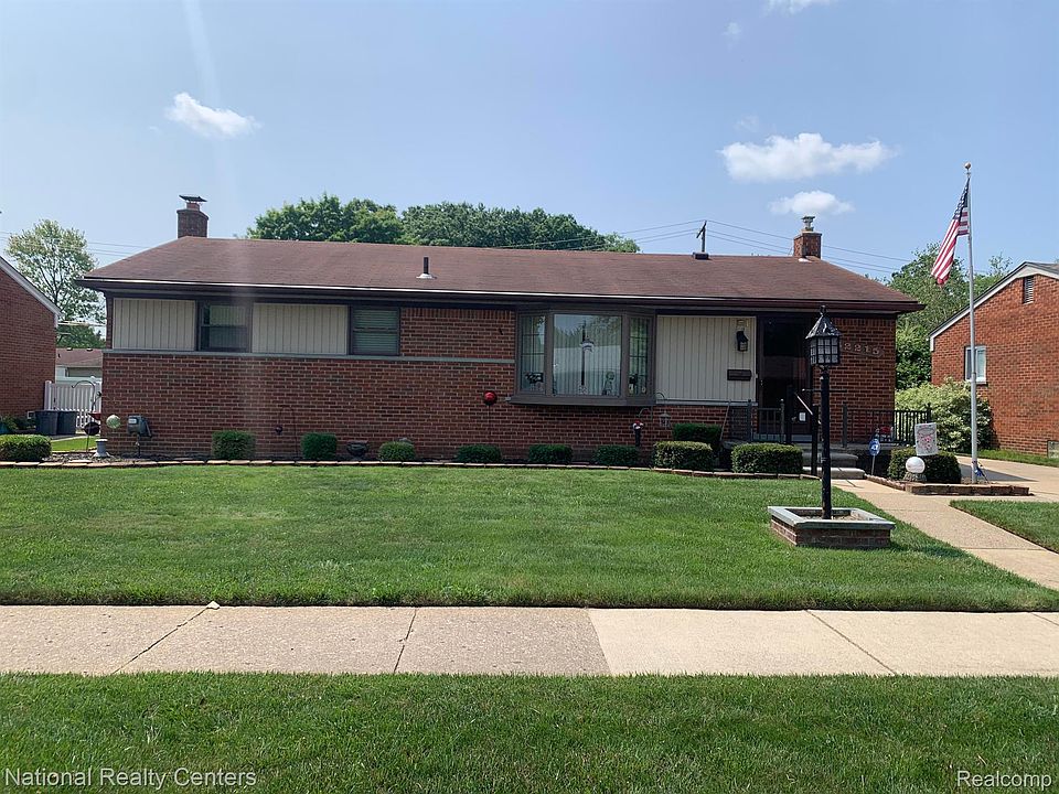 1st image of 32215 Oakley St