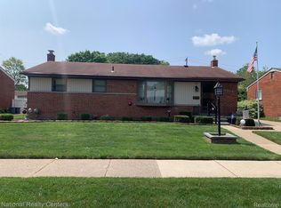 32215 Oakley St, Livonia, MI 48154