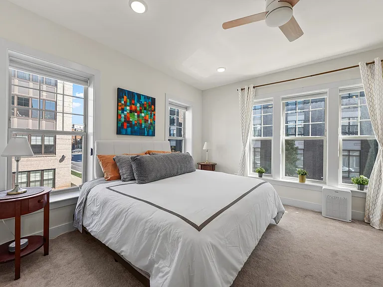 813 Rockwell Ave #813 — Photo 11