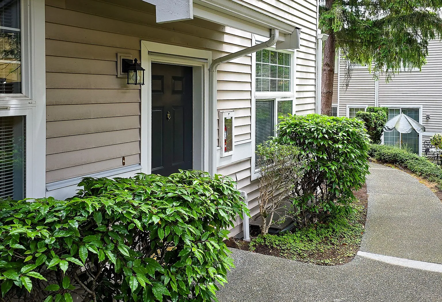 One Central Park Condominiums - Bellevue/Factoria — Photo 1