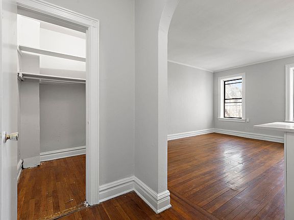 5th image of 821 Bergen Ave APT B12