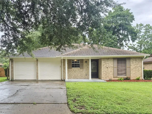 54 Aloe Vera Ct, Lake Jackson, TX 77566