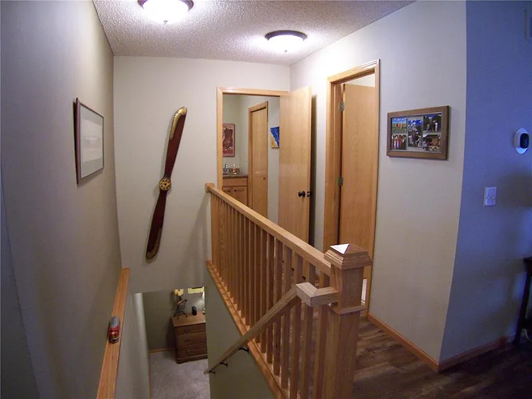 1077 Hewitt Blvd — Photo 11