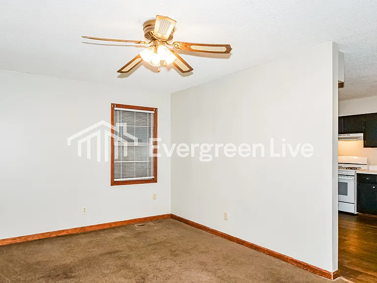 1107 Highland St — Photo 6