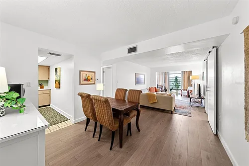 100 Waverly Way #403 Photo 1