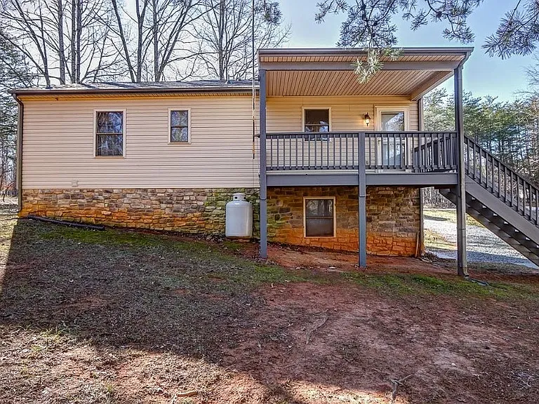 2120 Eagle Point Rd — Photo 3
