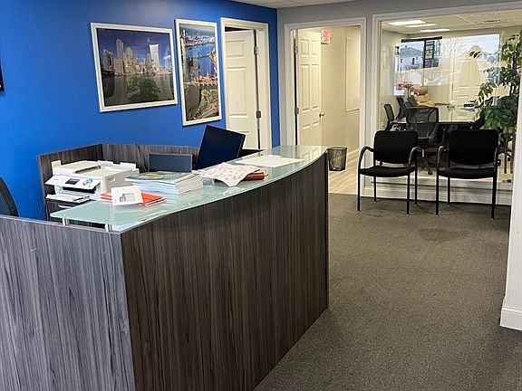 5th image of 1768 Pleasant St