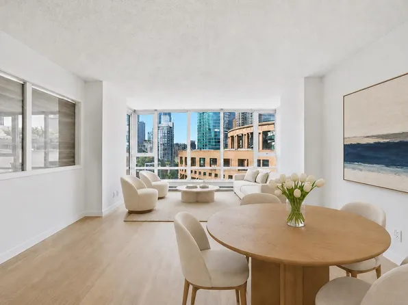 788 Hamilton St #1605, Vancouver, BC V6B 0E9