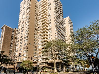 6301 N Sheridan Rd APT 16B, Chicago, IL, 60660