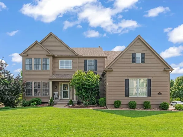 14556 Windsor St, Leawood, KS 66224