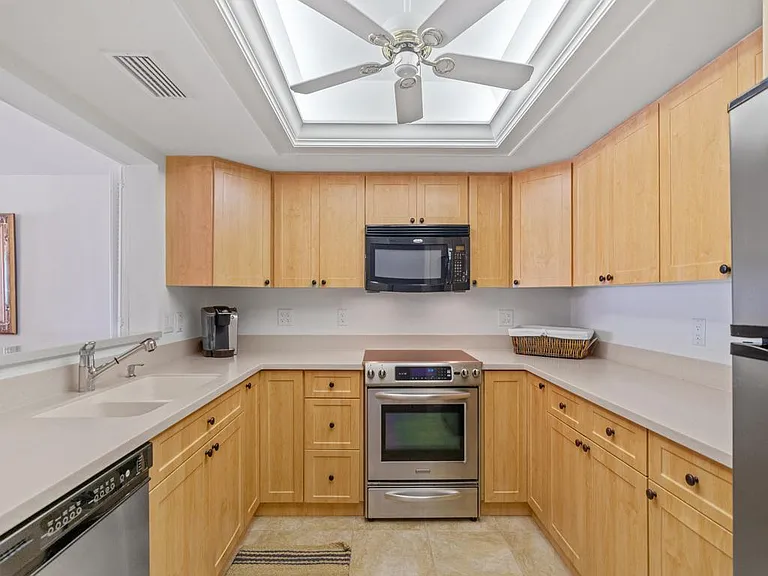 2636 Ocean Dr #404 — Photo 19