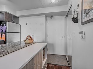 215 Fort York Blvd #411, Toronto, ON M5V 4A2