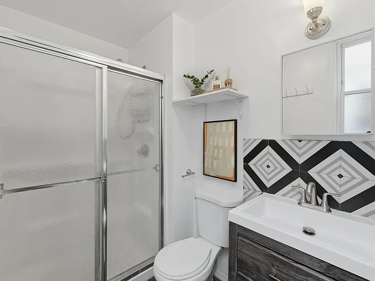 394 Woodlawn Ave #2 — Photo 29