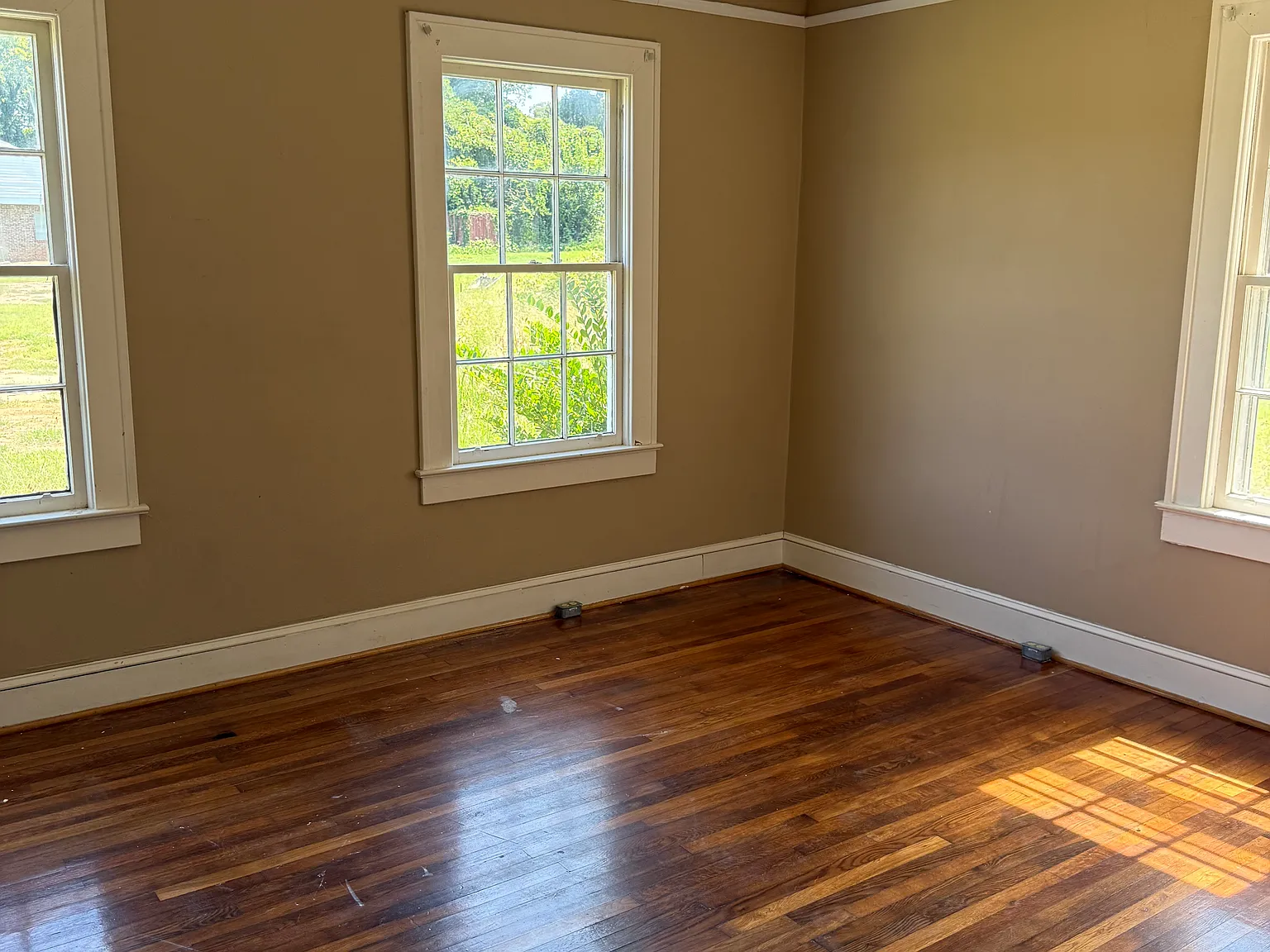 3 bed, 1600 sqft, $1,400 — Photo 4