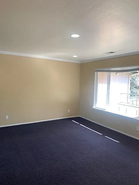 400 Alma St — Photo 3