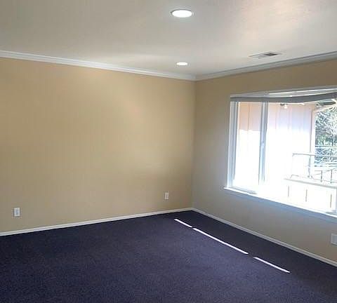 3rd image of 400 Alma St APT B