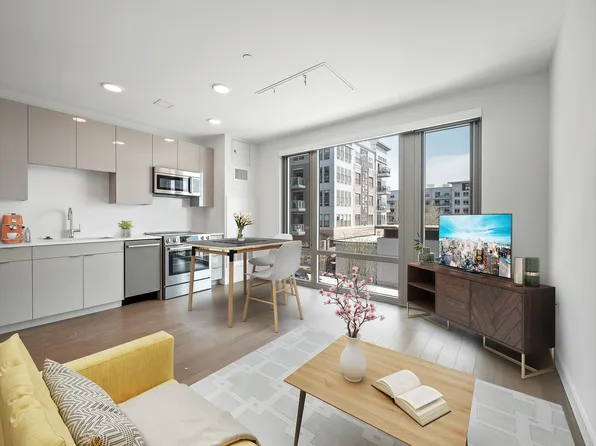 45 Lewis St #208, Boston, MA 02128