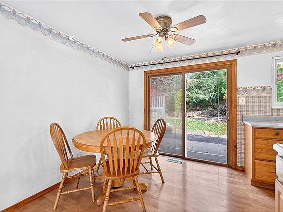 5th image of 613 Moonstone Dr