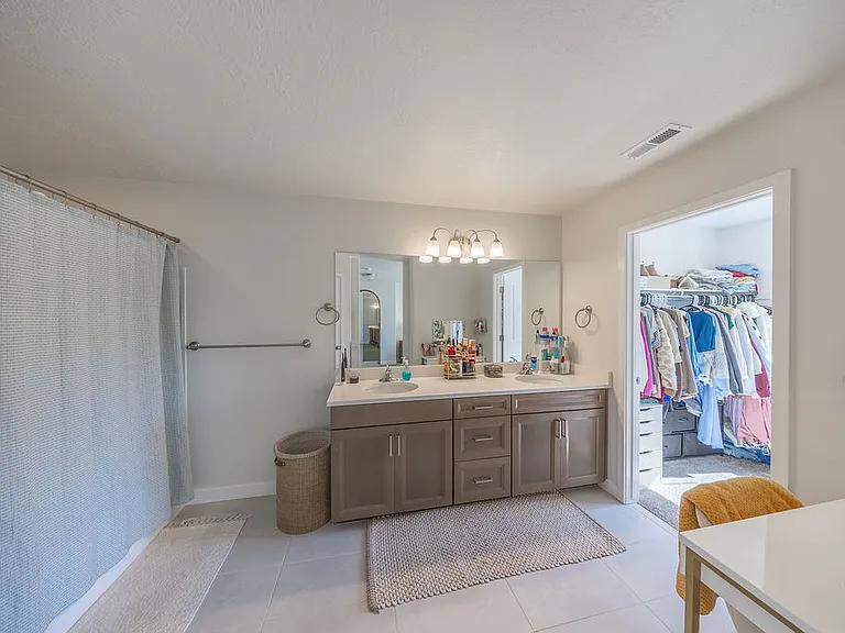 3758 S 3300 W — Photo 22
