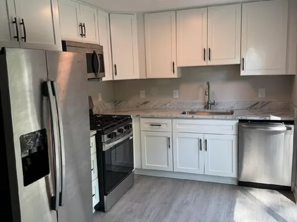 2159 E Eden Ct, Ann Arbor, MI 48108