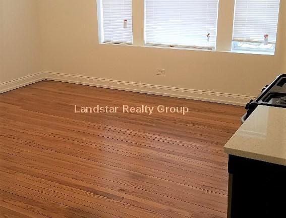 3rd image of 4909 W Cuyler Ave