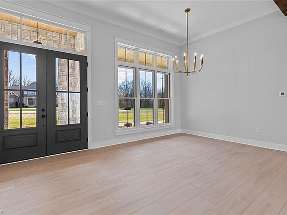 4th image of 765 Golf Course Rd