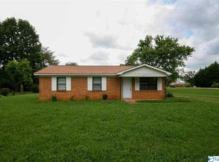 219 Dixon Rd, Hazel Green, AL 35750