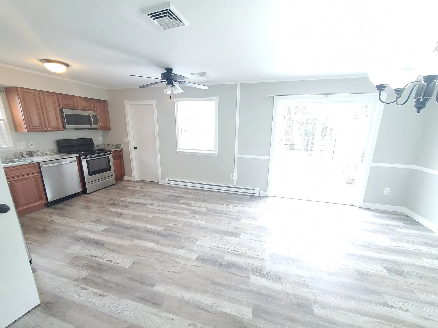 3 bed, 1736 sqft, $2,650 — Photo 3