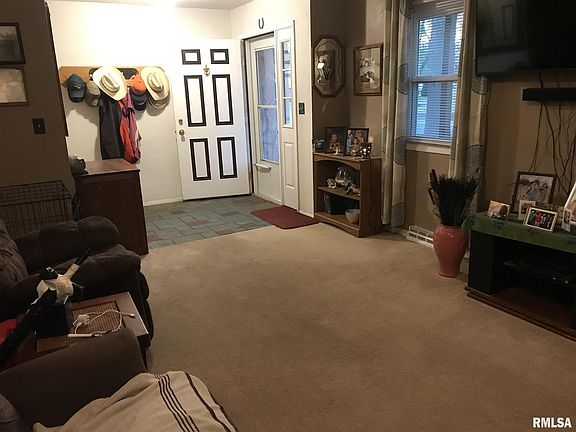 3rd image of 417 Red Bud Ln