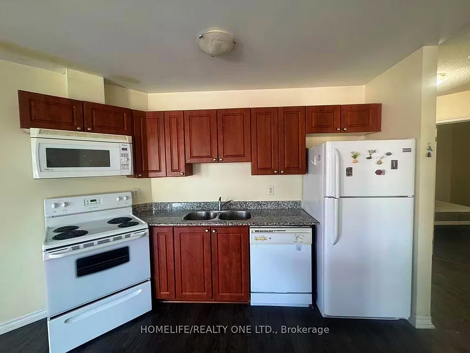 135 James St S #314