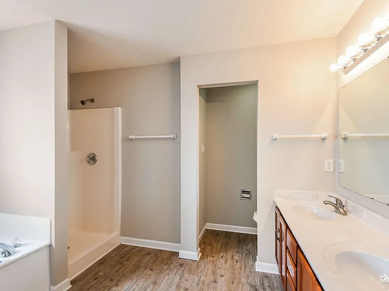 8032 Kersey Dr — Photo 8