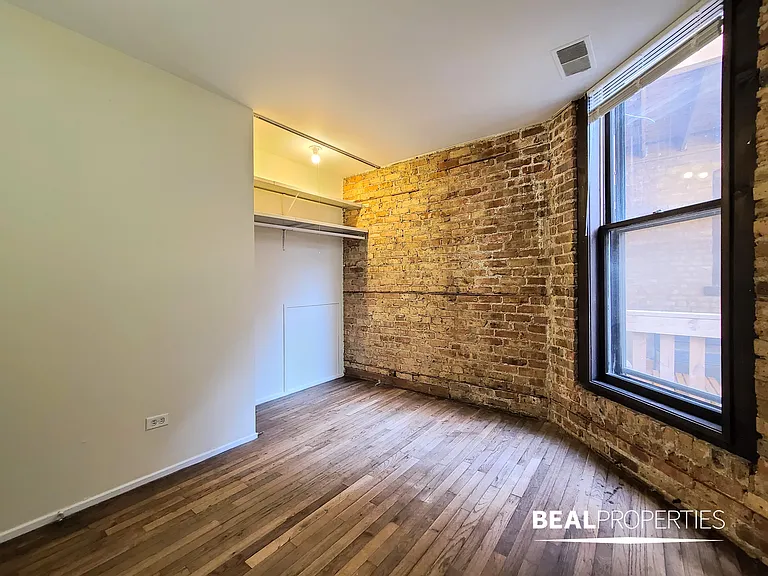 600-06 W Surf St — Photo 16