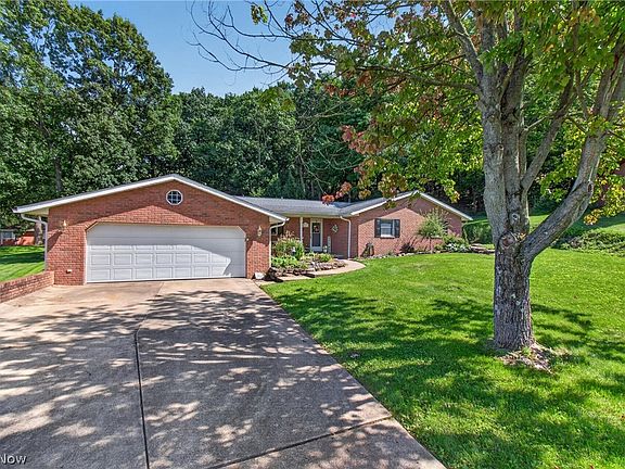 2nd image of 176 Jessica Dr