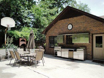 2nd image of 6226 Grove Dr
