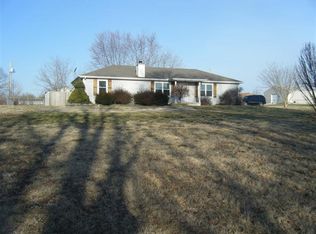 104 Castle Ln, Highlandville, MO 65669