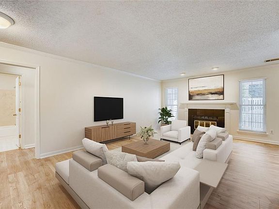 5th image of 1750 Clairmont Rd APT 4