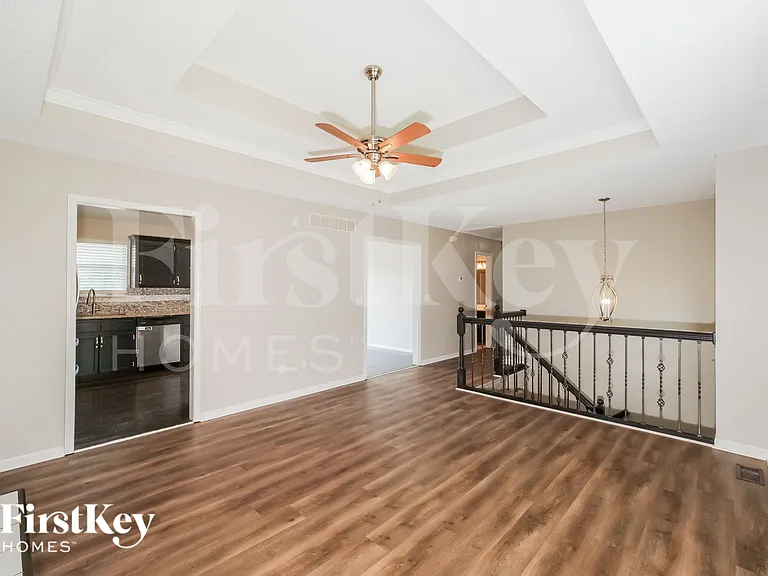 1603 Roberta Dr — Photo 4