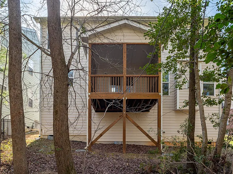 105 Spring Pine Ln — Photo 3