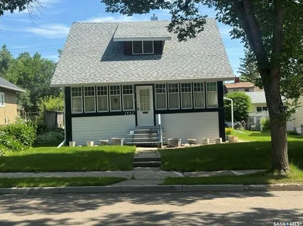 1332 97th STREET, North Battleford, SK S9A 0J8