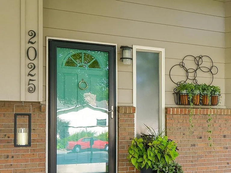2025 Sheffield Ct — Photo 30