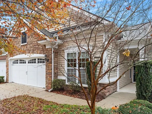 128 Sabiston Ct, Cary, NC 27519