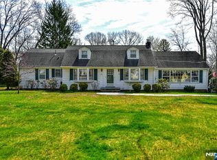 520 Lafayette Ave, Wyckoff, NJ 07481
