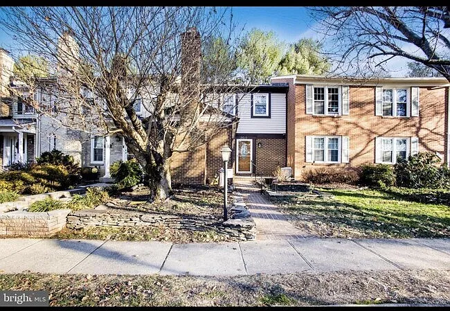 9612 Hillock Ct — Photo 1