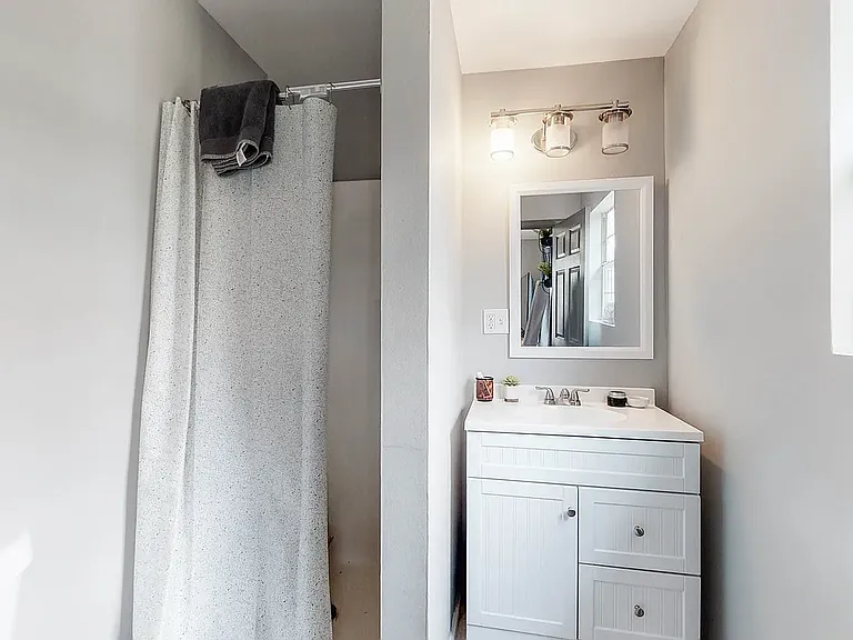 503 Wesley Ave — Photo 16