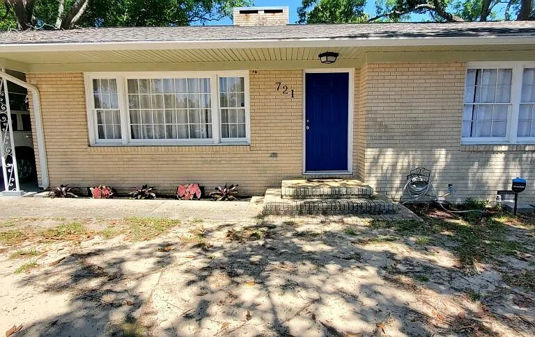 721 Gentian Dr — Photo 1